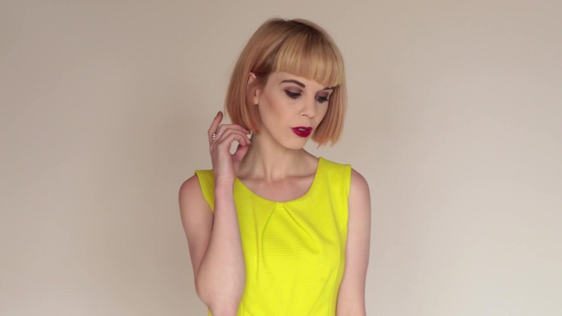 Clipspool | Mia Valentine - Yellow Dress Fun